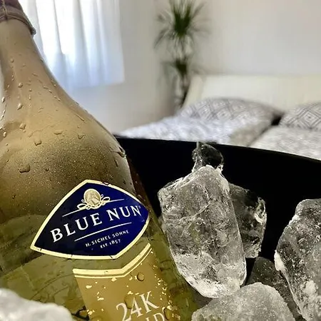 Leander House * Siófok