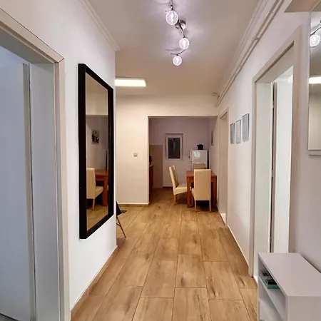 Leander House * Siofok