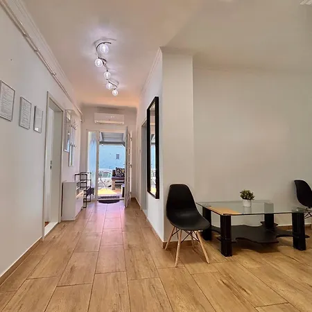 Leander House * Siofok