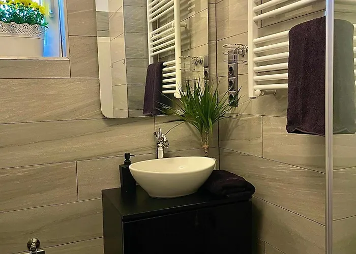 ゲストハウス Leander House シオーフォク