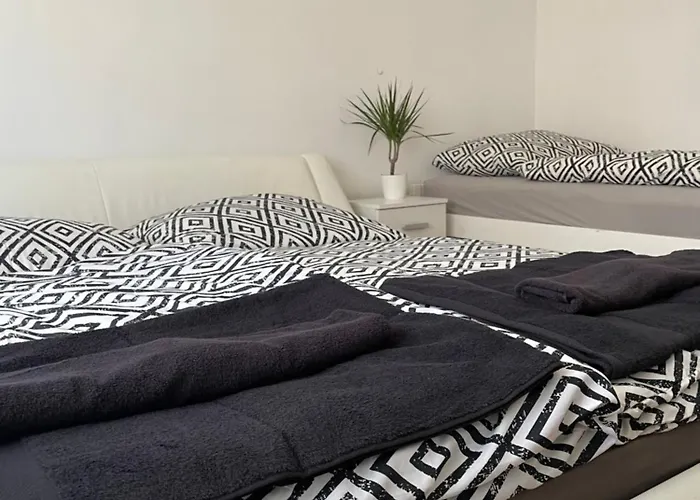 ゲストハウス Leander House シオーフォク